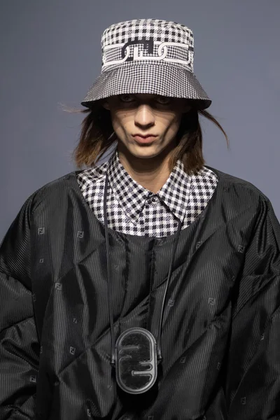 Look 13